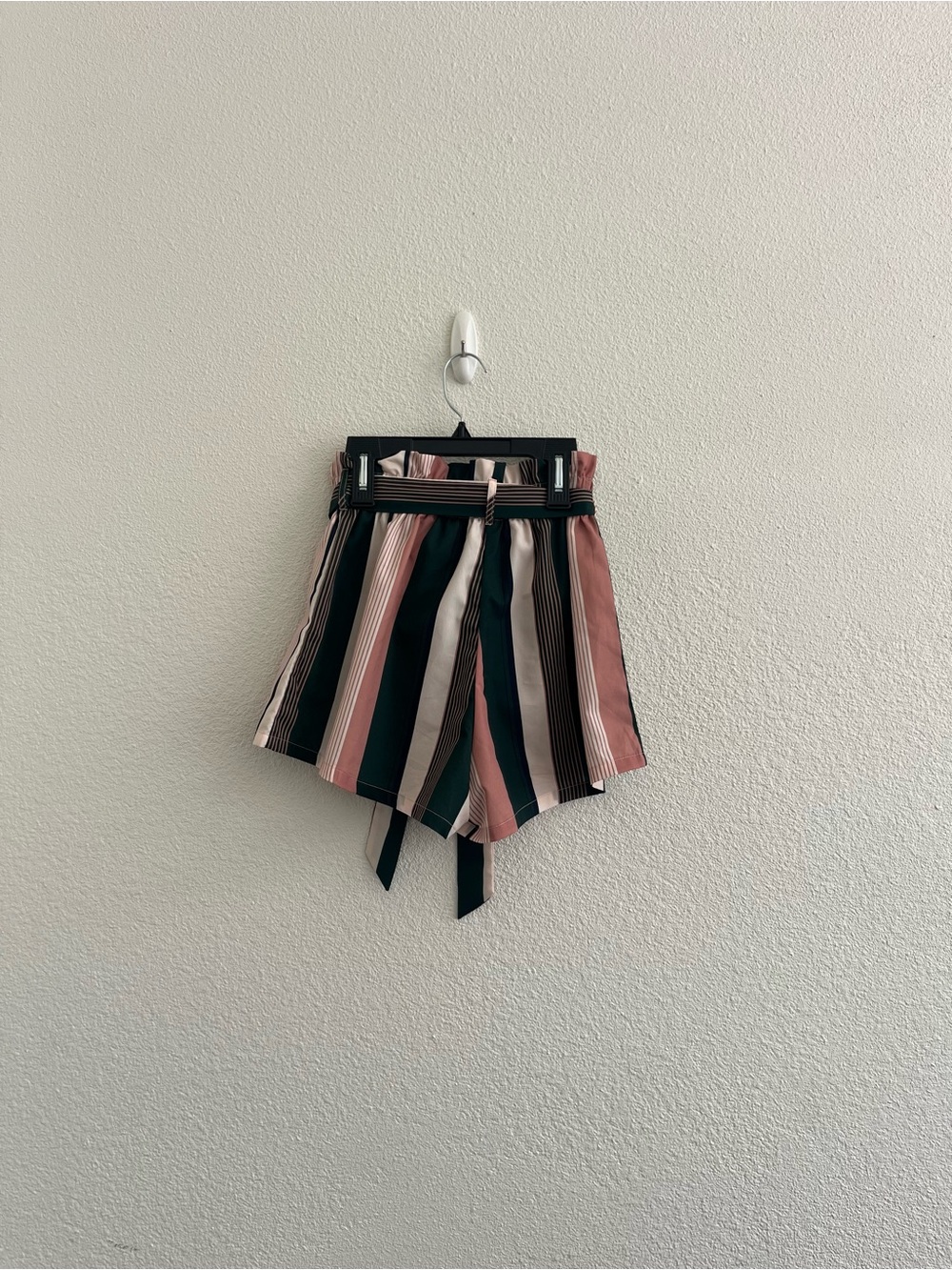 SHEIN Multicolor Striped Paperbag shorts with Tie - Picture 3 of 4